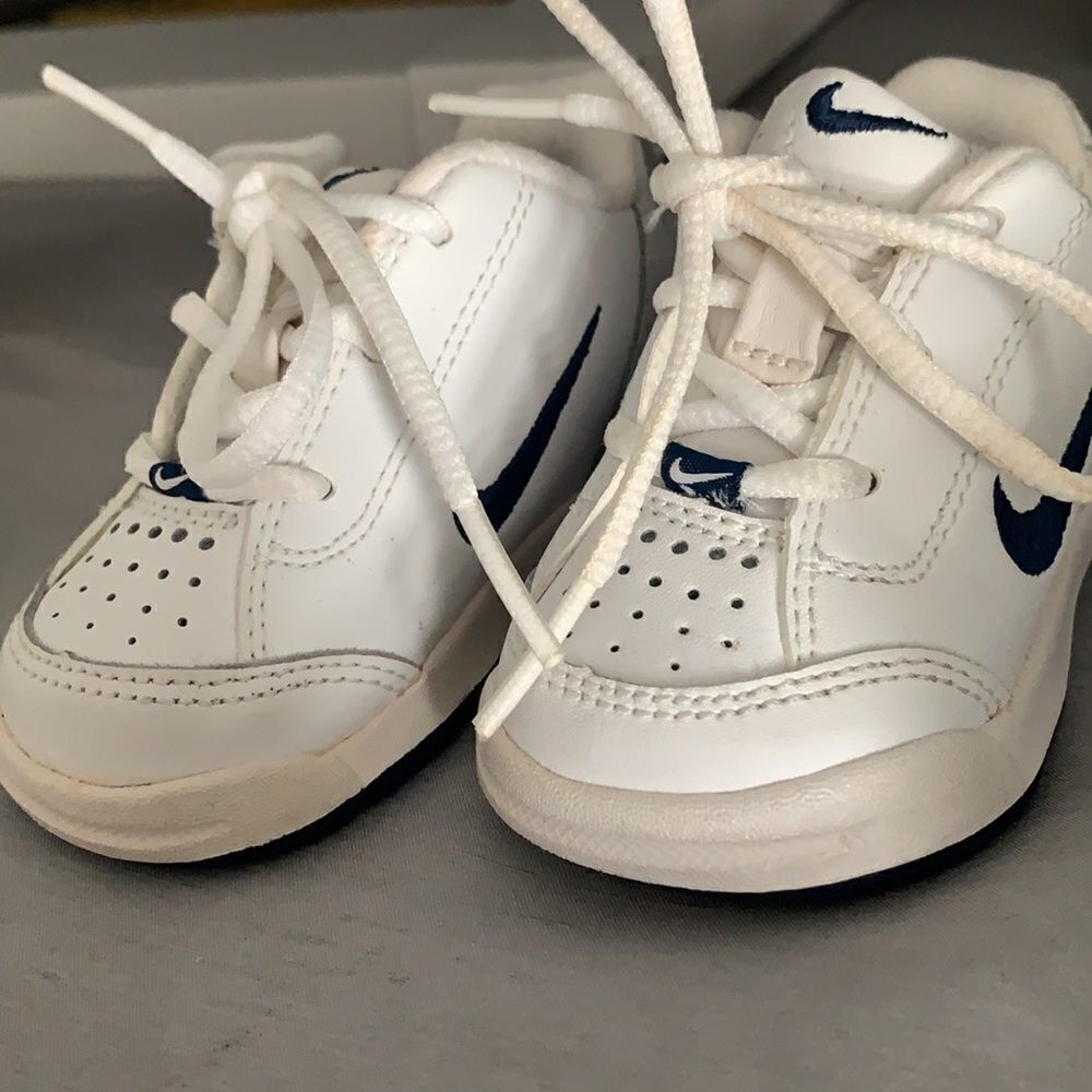 Nike sneakers 👟 